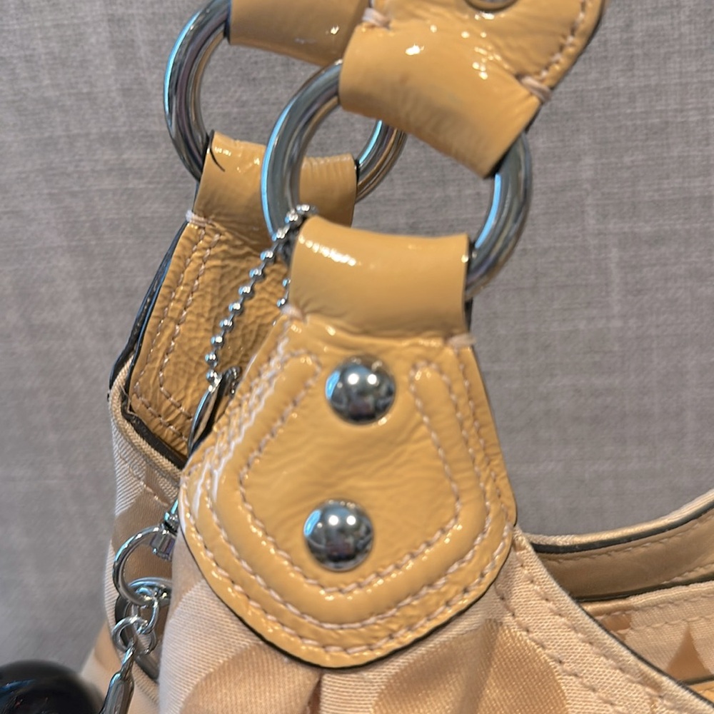 Coach Madison Opt Art Maggie Shoulder Bag. A1073-14305 - Picture 11 of 16